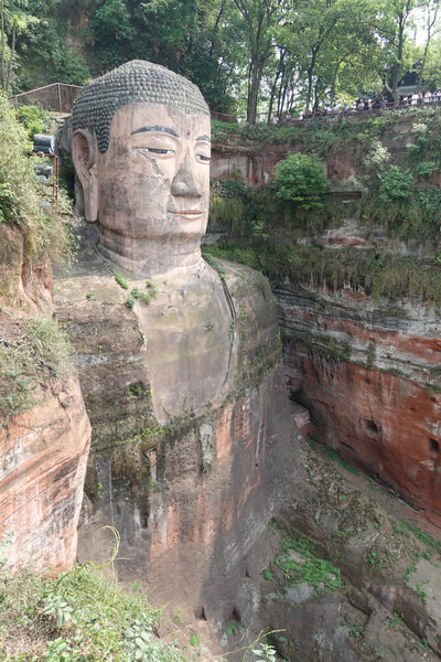 100-mile-day-trip-to-the-leshan-buddha-robert-and-alexa-s-travels